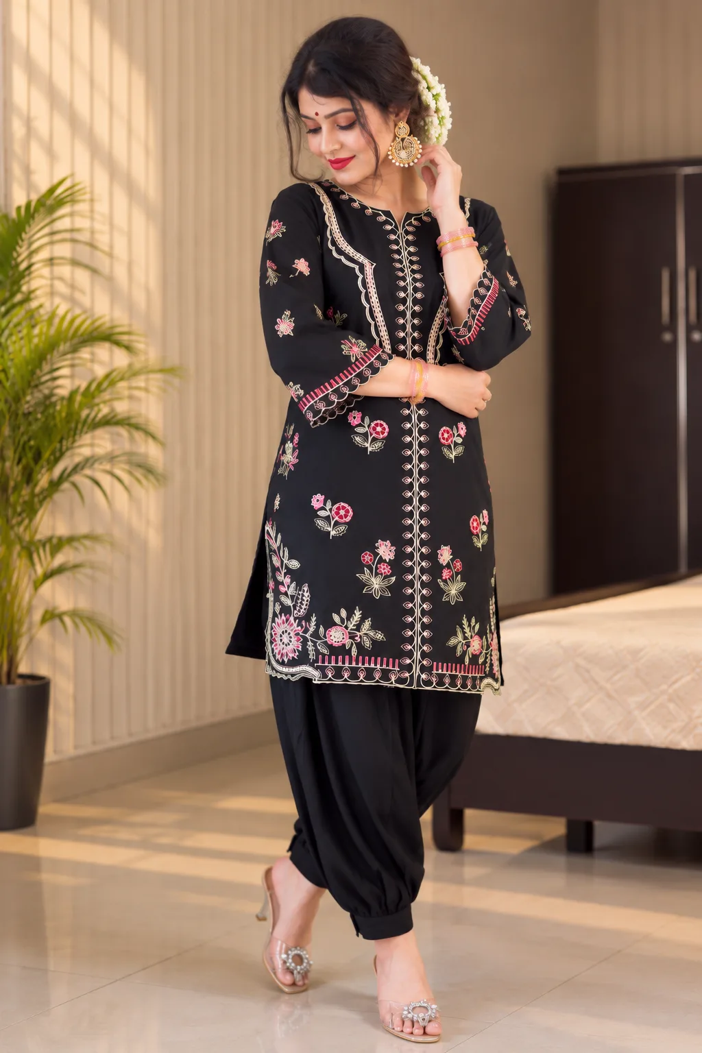 Anabia Black Embroidered 2-Piece